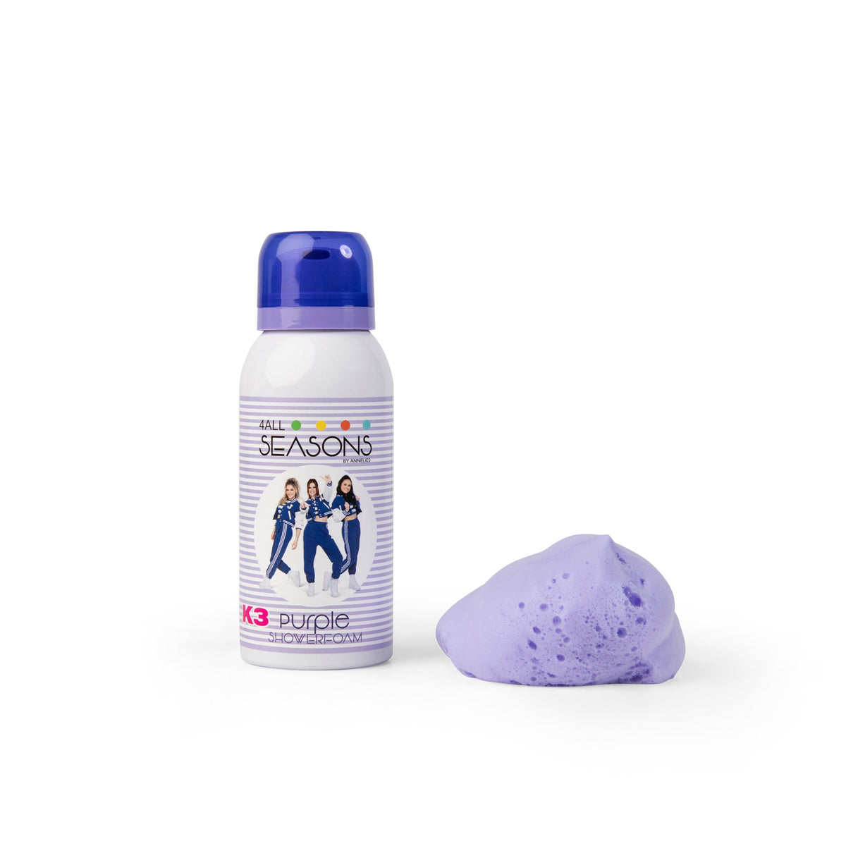 K3 Purple doucheschuim in een witte spuitbus met paarse dop, naast een toef paars schuim.