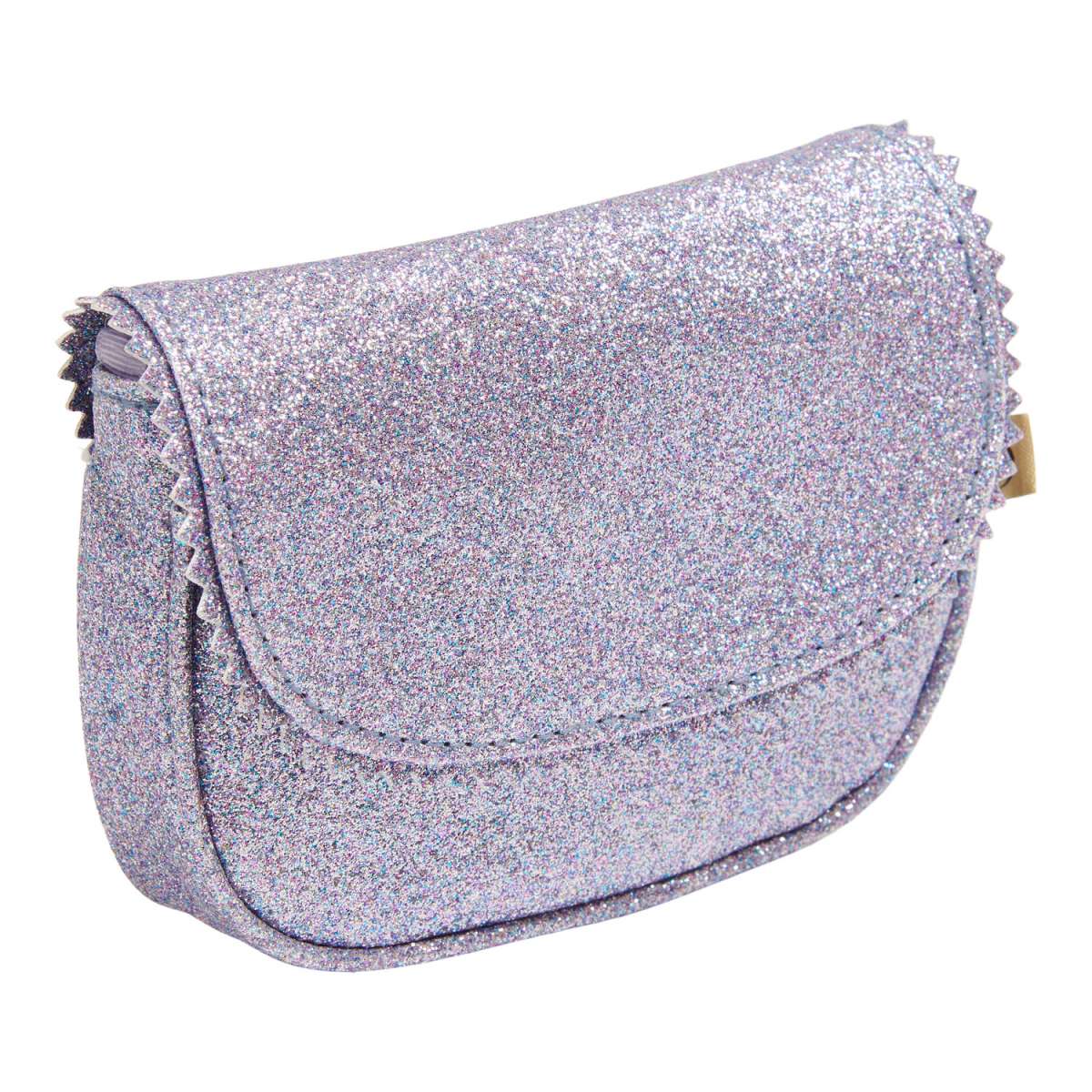 Lavendelkleurige Urfa schoudertas met glitters en een afgeronde flap met gekartelde rand op een witte achtergrond.
