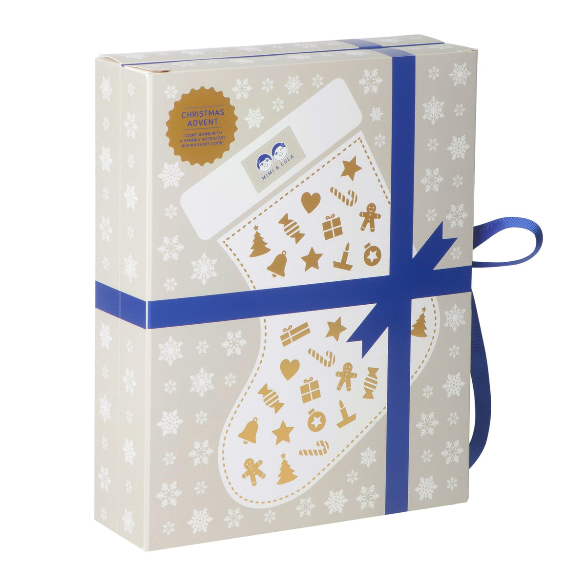 Adventskalender De Luxe rechtop, met sneeuwvlokken, een witte kerstsok met gouden figuren en een blauw lint.