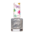 Flesje transparante nagellak met zilveren glitters en een witte dop met kleurrijke bloemen en een vogel.