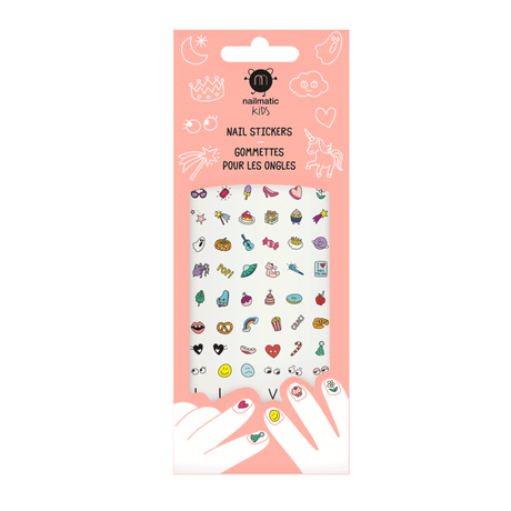 Magic Nails nagelstickers in een roze verpakking met kleurrijke figuurtjes en getekende handen met versierde nagels.