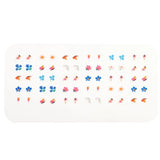 30 paar oorstickers met kleurrijke feeën, bloemen en vlinders op een witte kaart.