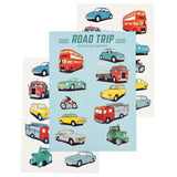 Lichtblauwe Road Trip-verpakking voor twee vellen kleurrijke voertuigentattoos met auto's, bussen, motoren en tractoren.